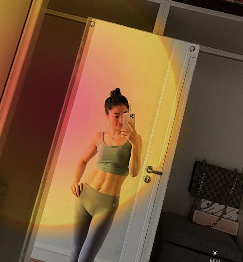 体型|盐城气质女孩，通过瑜伽收获了令人羡慕的身材，腹肌马甲线统统有