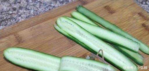 白肉|这一道蒜泥白肉太好吃了,满满1大盘肉,大口吃肉的感觉太棒了