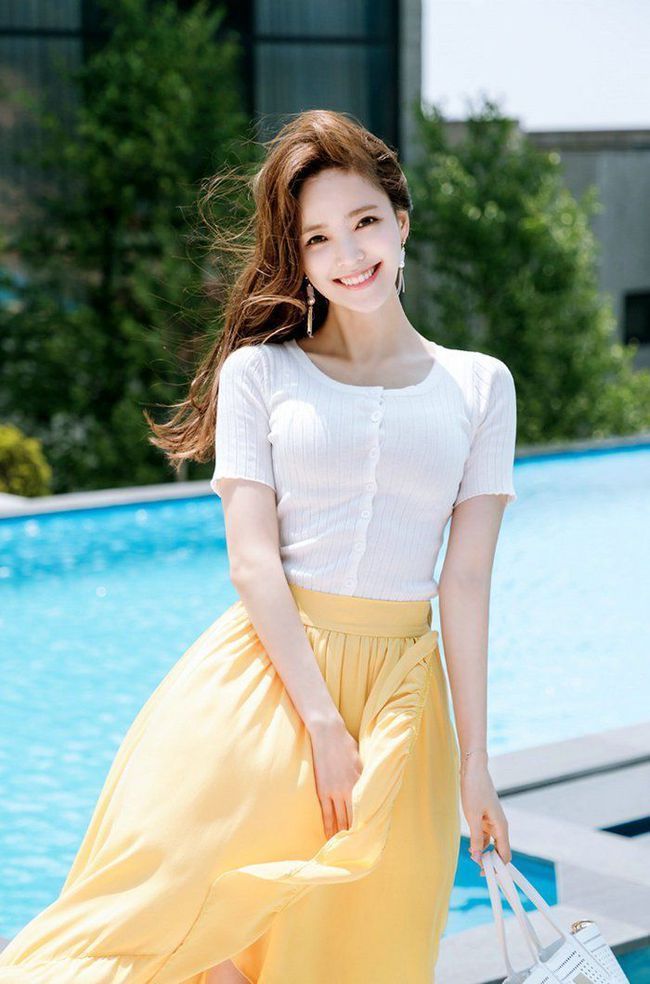 包臀裙 甜美包臀裙穿出青春魅力,特别是穿着有气场,散发优雅品味