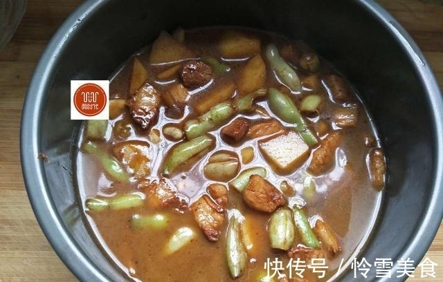 五花肉|真正的豆角土豆焖饭,全程只需要一个电饭煲,一碗不够想来第二碗