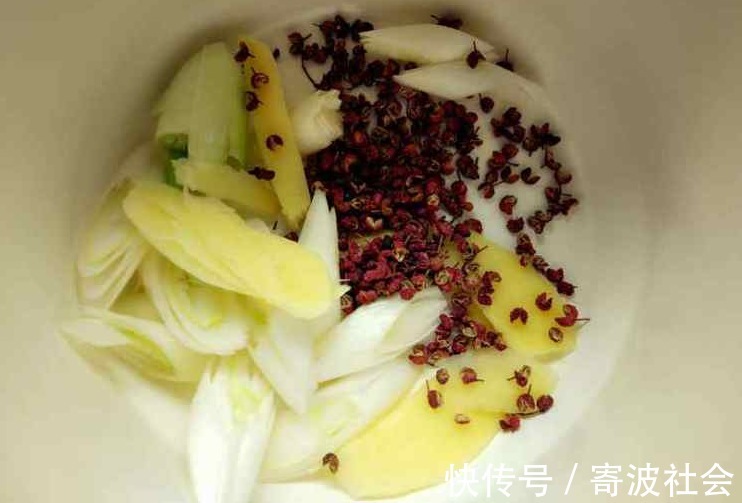 包子|调肉馅有窍门，多加“一水一油”，鲜嫩香味足，包饺子包子都好吃