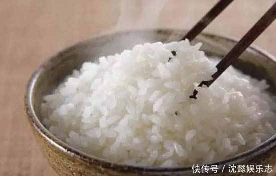 比例|煮饭时,不要直接下锅煮,教你5个技巧,煮出来的米饭又软又香甜