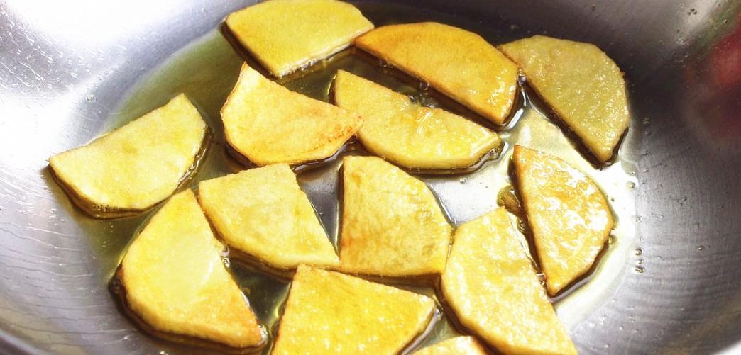 炒土豆丝|炒土豆片，牢记别直接下锅炒，多做一步，土豆片入味还解馋，好吃