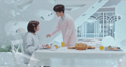 虚拟偶像 R1SE何洛洛:演员何洛洛的身份才刚刚起步,未来还有不少进步空间