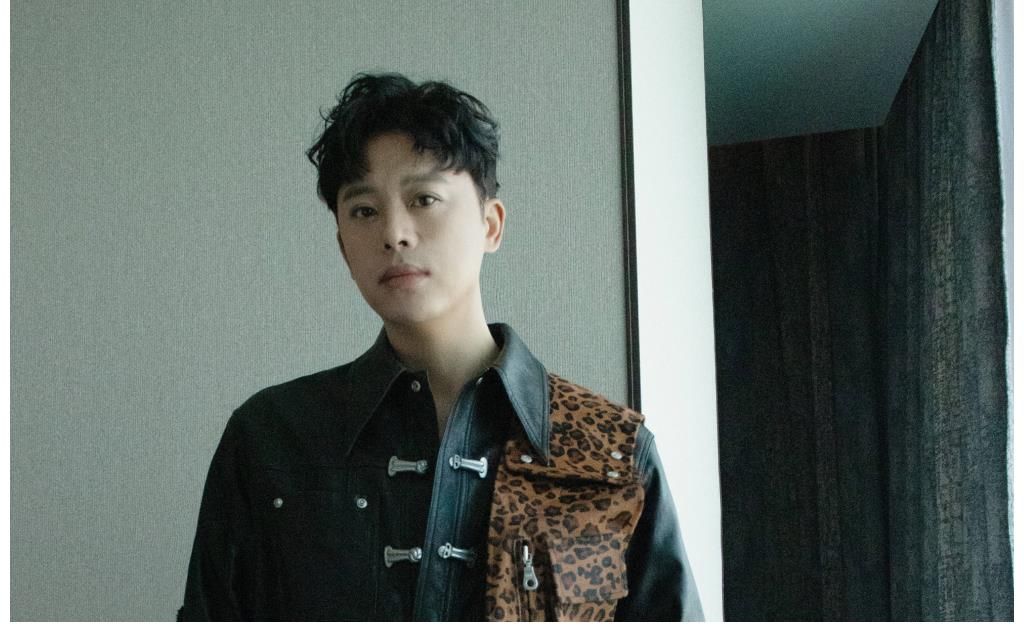 《閃光的樂(lè)隊(duì)》開(kāi)播，金潤(rùn)吉獨(dú)特嗓音引關(guān)注