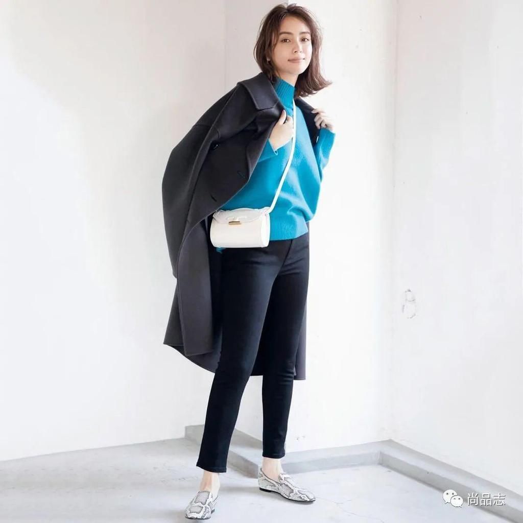 配色对了 毛衣才能穿得出彩