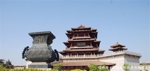 |沙雕动画,搞笑:被鸡啄得下不了床,告诉你什么叫恨之入骨!