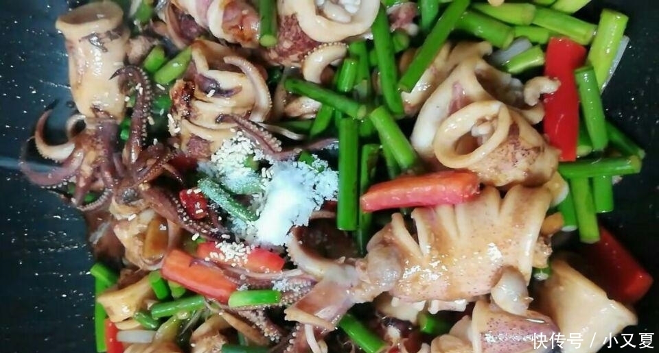 冬天最馋蒜臺,我隔3差5做一次,搭配此物鲜美开胃,杀菌防感冒