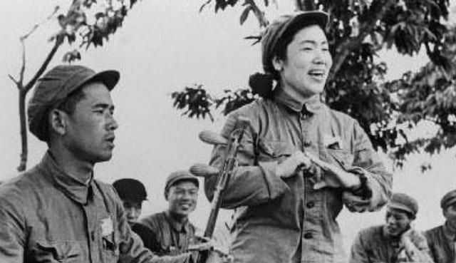 祖国|豫剧宗师常香玉:义演上百场,募集15亿,为祖国捐了一架战斗机