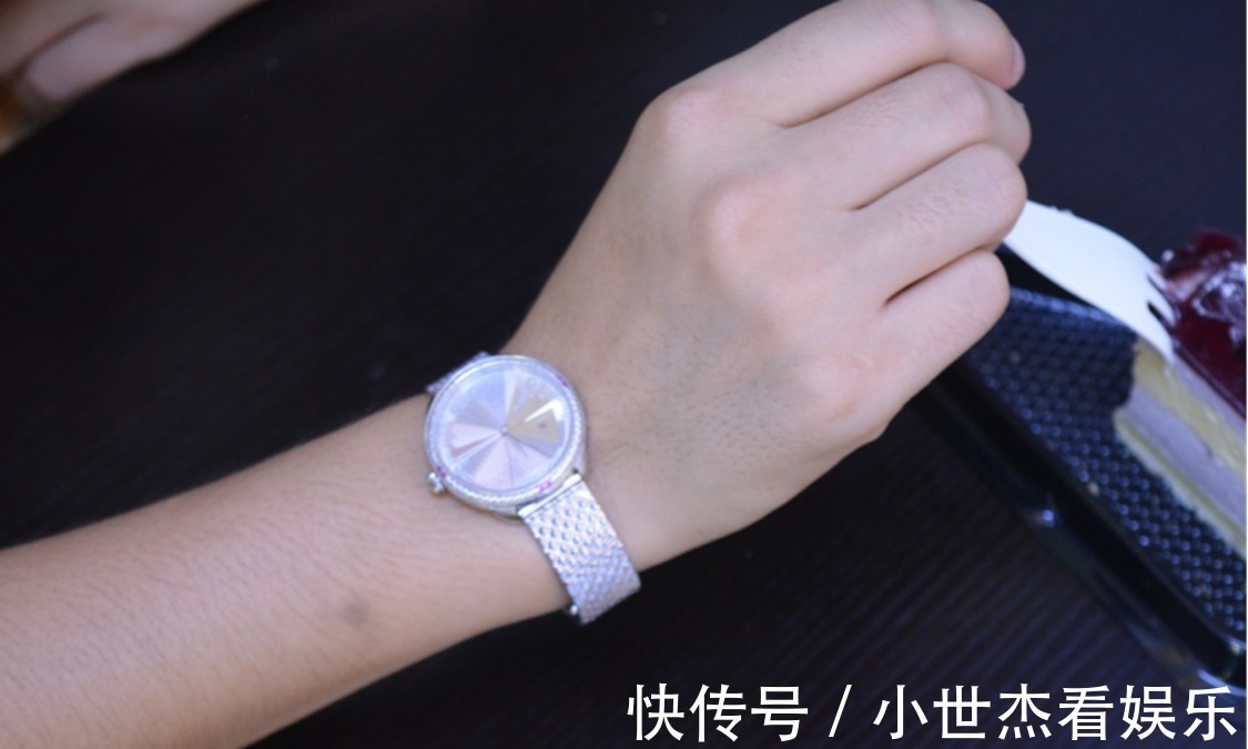 手表|万万没想女友喜欢这种手表,收到货后,果然没选错
