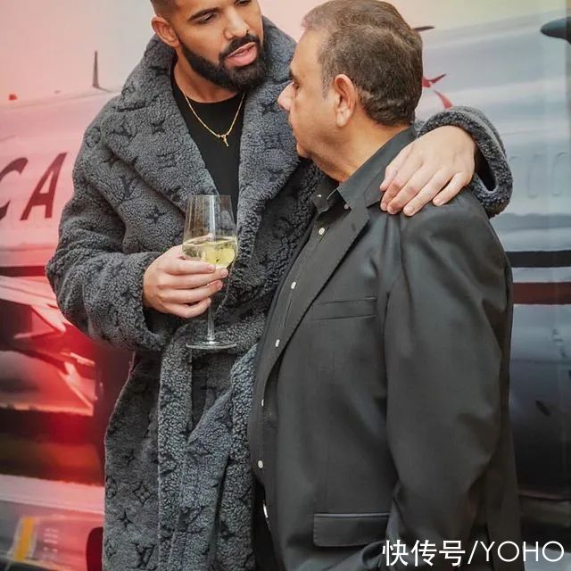 logo|土豪风，路人甲，暴发户？曾经的时尚黑洞Drake凭什么借着新联名咸鱼翻身？