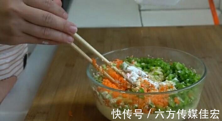 电饼铛|豆腐做的比肉还好吃, 一拌一煎六七个饼, 吃货福利来袭!