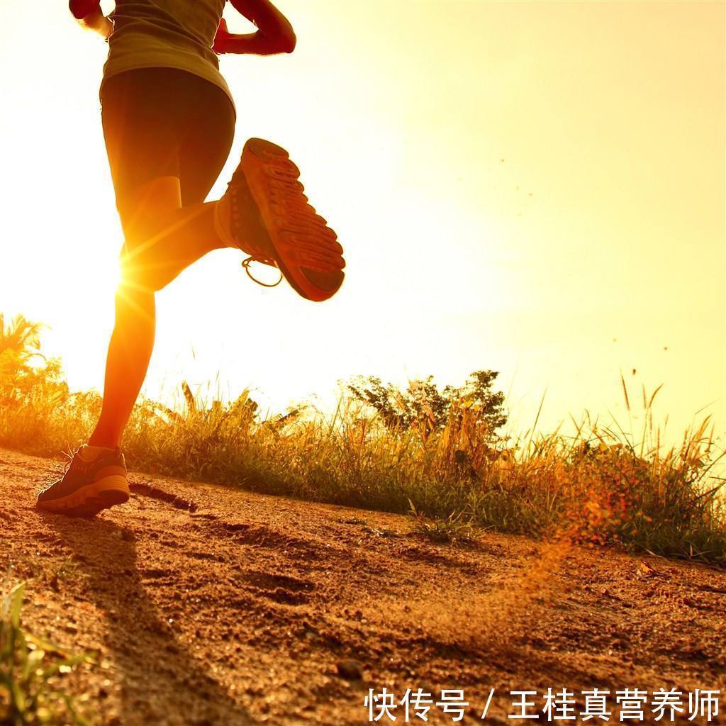 膳食纤维|眼睛是“血脂”的信号灯!眼睛出现3种症状,或说明血脂高了