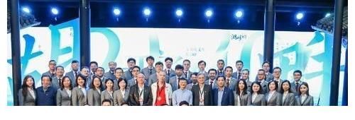 宸帆|“第一网红”雪梨：大三拿3000元创业，现年入30亿，和马云是朋友
