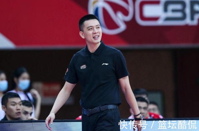杨鸣|4场比赛伤11人!广东男篮不受处罚内幕曝光,杜锋真的瞒不住了