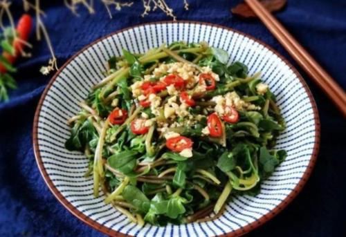  农村常见的野草，竟是天然的“胰岛素”，坚持吃，降血糖很简单！