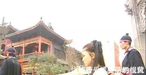 |看不起观众智商的穿帮镜头:图1你是搞笑的吧,看到图3我笑了