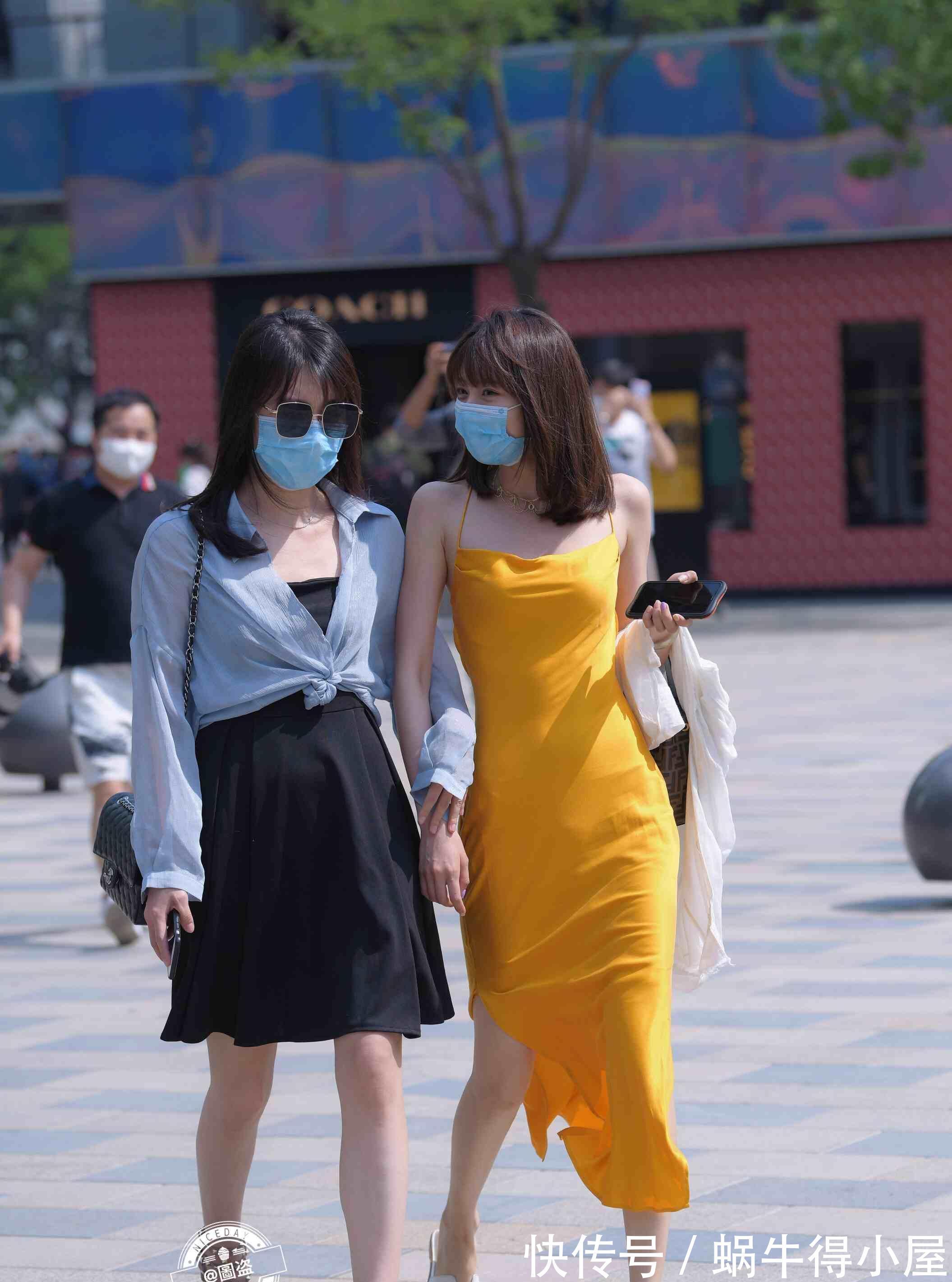 美感|连衣裙的穿搭示范，让造型美感升级，破洞款式