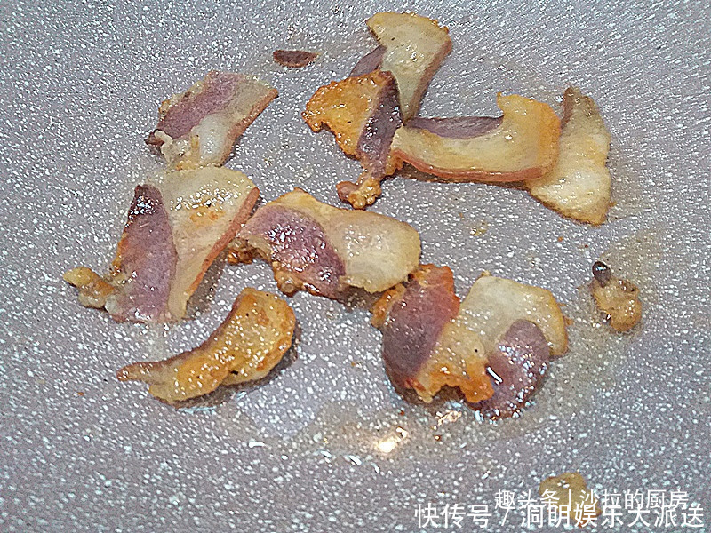  简单|4种食材搭配一起吃，有荤有素营养又好吃，简单一炒香极了