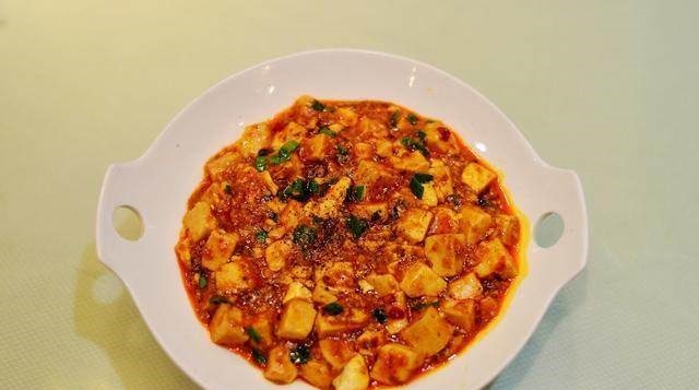 今天的文化观察,来看看中国十大最辣美食。