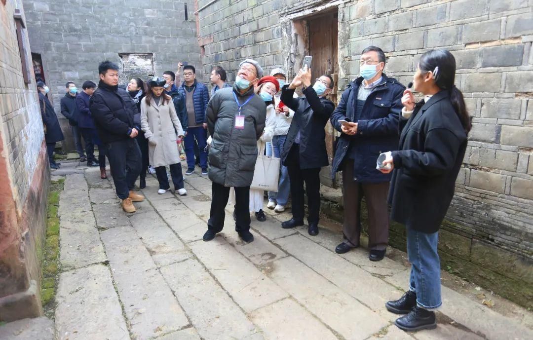  艺术|60余名艺术专家学者在我市参观