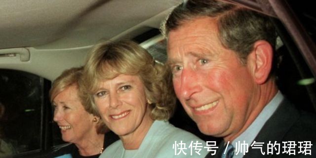 伊丽莎白 卡米拉的蛇形项链20年前做情人时查尔斯送的,蛇蝎气质一目了然