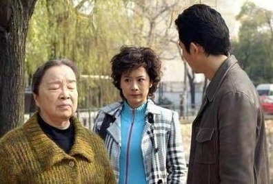 7岁孩子自述奶奶、姑姑训妈妈,爸爸打妈妈,妈妈走了,我很惨