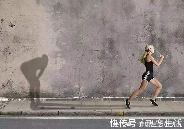 衰老|女人明明绝经了，却很年轻不“显老”？4个习惯是“法宝”