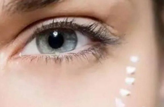 洗脸|洗脸后一直先拍水再擦乳难怪皮肤越来越差,正确做法是如此