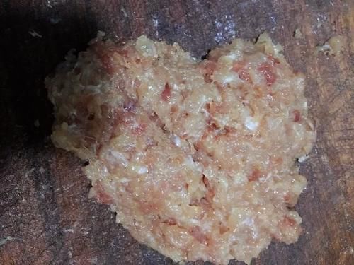  肉末|杏鲍菇换一种新吃法，加入肉泥，蒸一蒸就出锅，味道太鲜美了