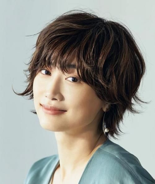 减龄|中老年女人烫发别选“小卷”,学日本妈妈,烫这些“大卷”更减龄