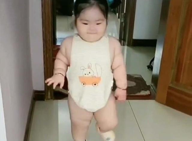 饲养员|女儿跟奶奶生活3个月,“胖若两娃”让宝妈不淡定饲养员太称职