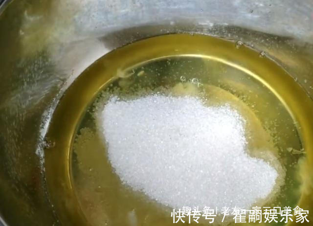 一碗大米6个鸡蛋，往电饭煲一倒，出锅家人抢着吃，绵软香甜