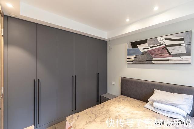 本案|再买房，我一定学她家沙发不靠墙，往前挪0.5米，完工反而实用