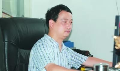 乐嘉首次公开露面，直播间潸然泪下，对《超级演说家》余怒未消