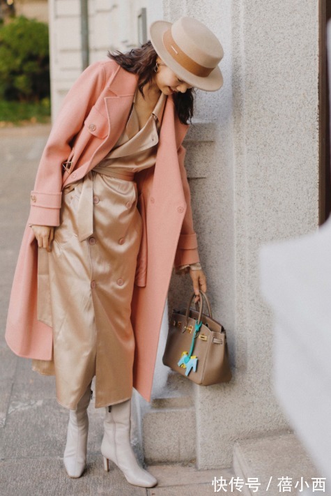 连衣裙|秋冬建议多穿“大衣+靴子”，内搭毛衣、连衣裙、牛仔裤真时髦