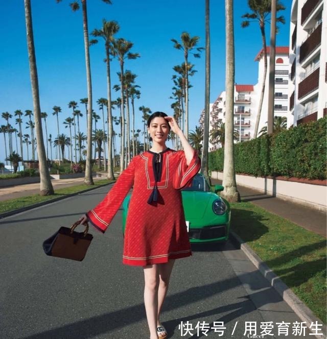夏日 日杂分享的夏季“花样”穿搭，巧用色彩，穿搭出不同的夏日风情！