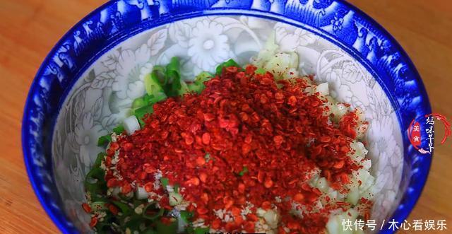 鸡腿肉|拌凉菜时,最忌直接加生抽,记住“211”,拌什么凉菜都香