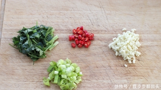 教你自己在家就能制作酸辣粉,吃起来很过瘾