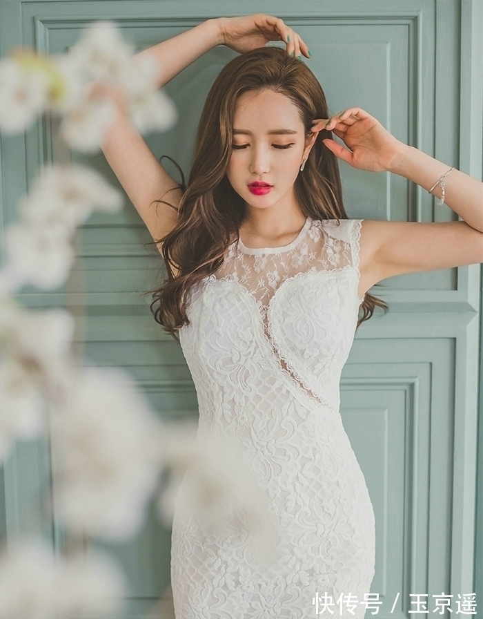 时尚 连衣裙的穿搭带来骨感美,穿出淑女气质,充满时尚女神范