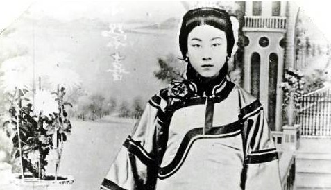 李叔同为她遁入空门,慈禧恨她祸水,一连嫁3人,晚年凄惨成不祥