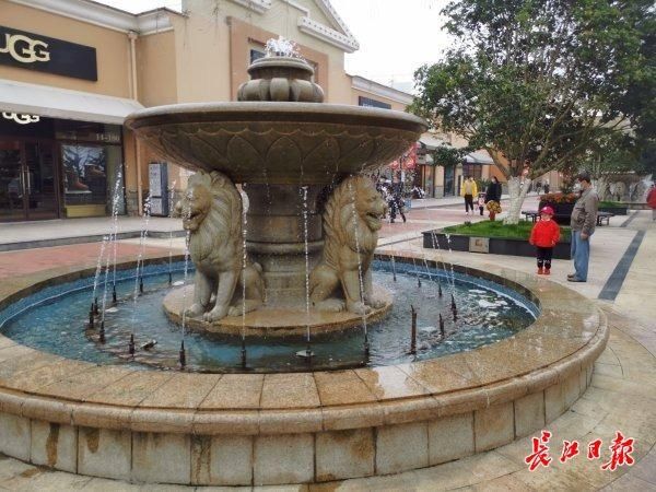 骑马|春节长假，来这里骑马、逛街｜图集