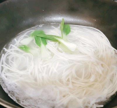 鸡丝|酷暑时节来一碗清爽鸡丝凉面