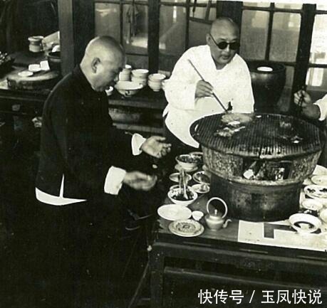 菱角|老照片：80年前北方人怎样吃烤肉？怎样涮羊肉？怎样剥菱角？