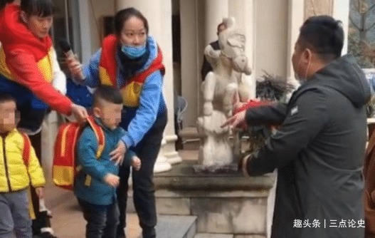 孩子|爸爸第一次接娃闹笑话,老师如何证明不是人贩子
