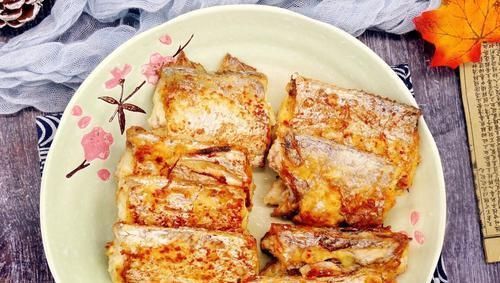 煎带鱼,不要裹面粉或者裹面糊了,学会这样做,更酥脆不油腻