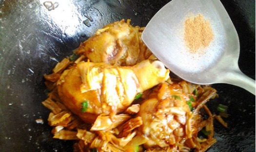 这两菜是天生一对,下酒又下饭,全部吃精光