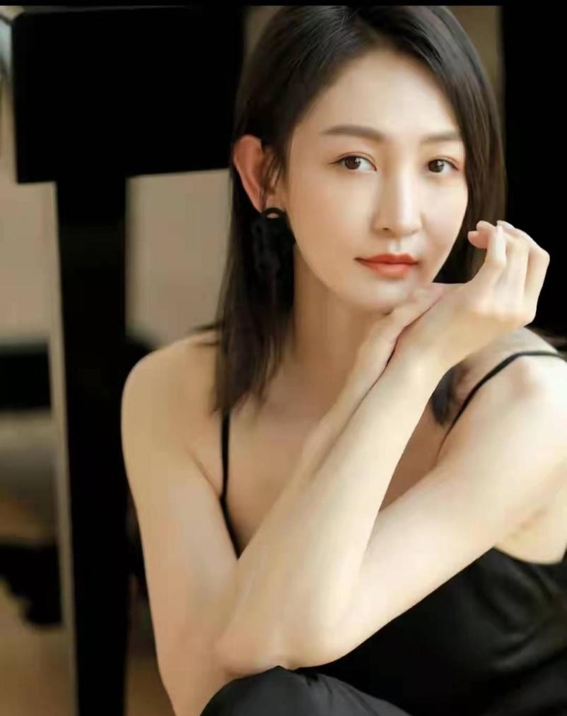 闫博雅|运动员王皓妻子闫博雅,为爱放弃事业当家庭妇女,爱舞蹈更爱丈夫