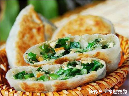 爱吃韭菜的收藏了,韭菜盒子皮薄馅大,外酥里嫩做法也很简单