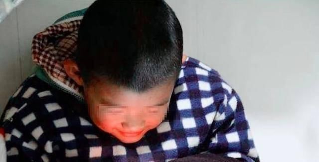 孩子|11岁儿子手机私藏200张“有色照片”,别让性无知毁了娃